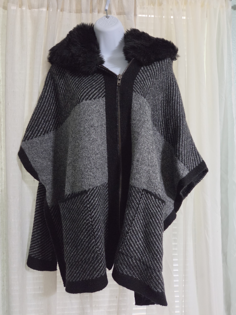 Steve Madden Black & Gray Hooded Zip Poncho with Faux-Fur